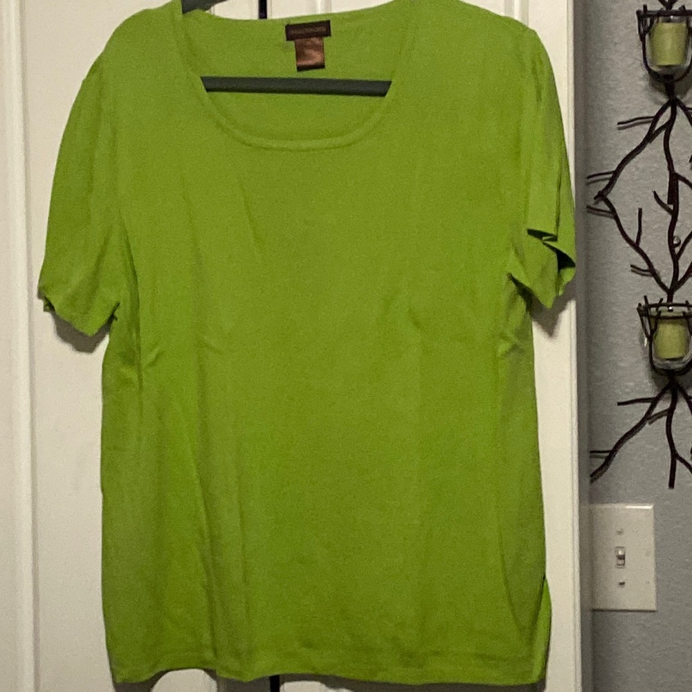 Short sleeve under shirt size 2, over shirt size 3.